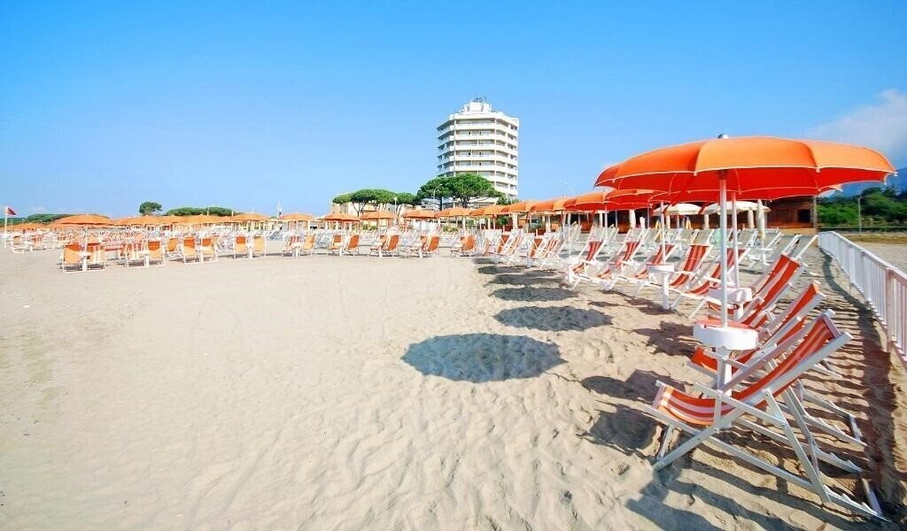 Готель Appartamenti Torre del Sole 4*