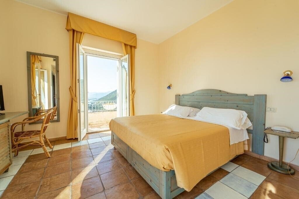 Отель Belvedere Sperlonga 3*