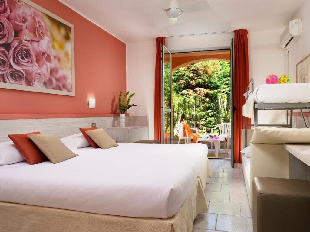 Фото Garden Toscana Resort San Vincenzo 3*