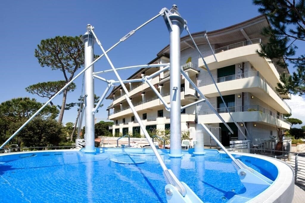 Готель Acapulco Hotel (Forte Dei Marmi) 4*