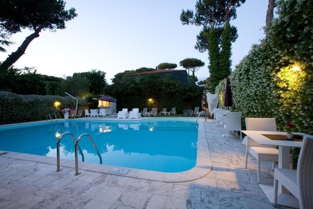Отель JR Resort Logos (Forte Dei Marmi) 4*