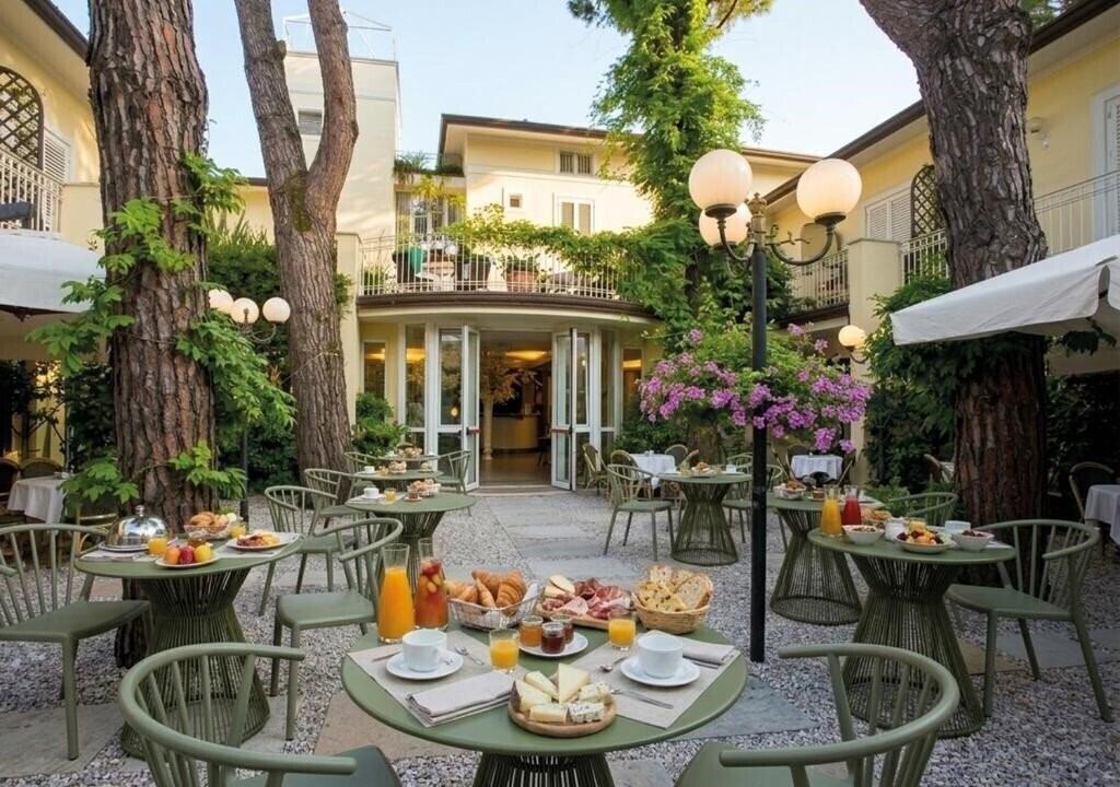 Фото JR Resort Logos (Forte Dei Marmi) 4*