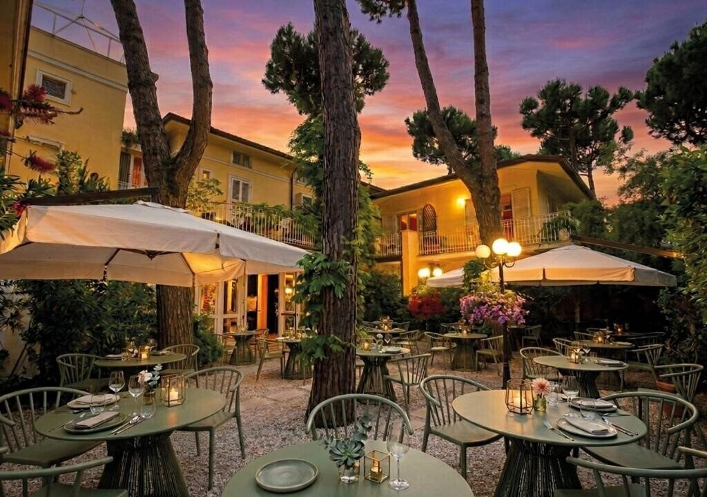 Фотография JR Resort Logos (Forte Dei Marmi) 4*