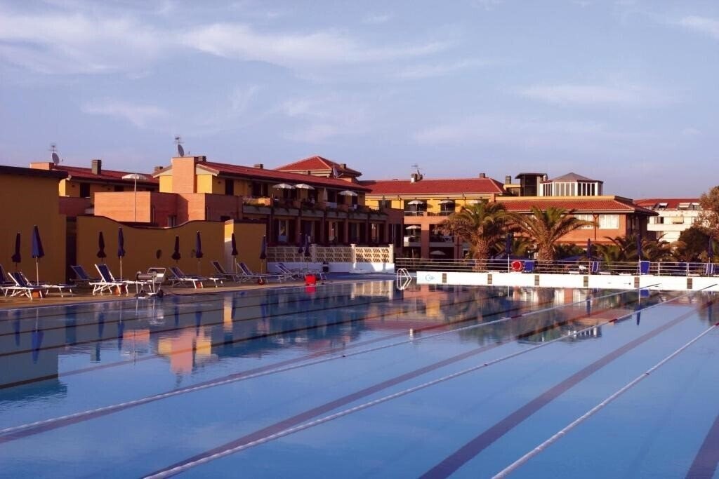 Отель Continental Resort 2*