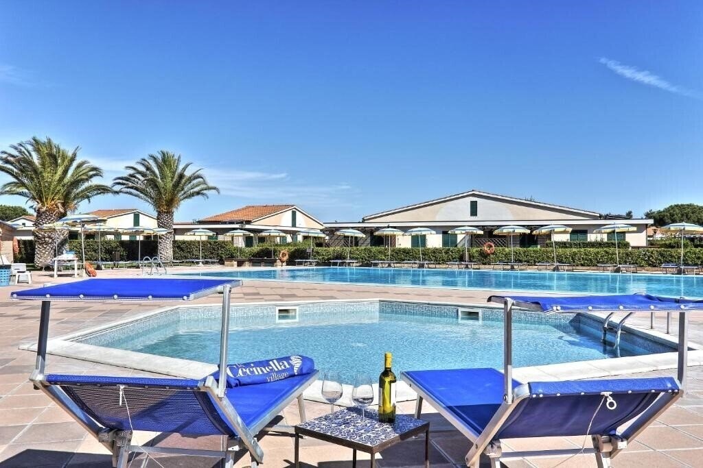 Фото Villaggio La Cecinella 3*