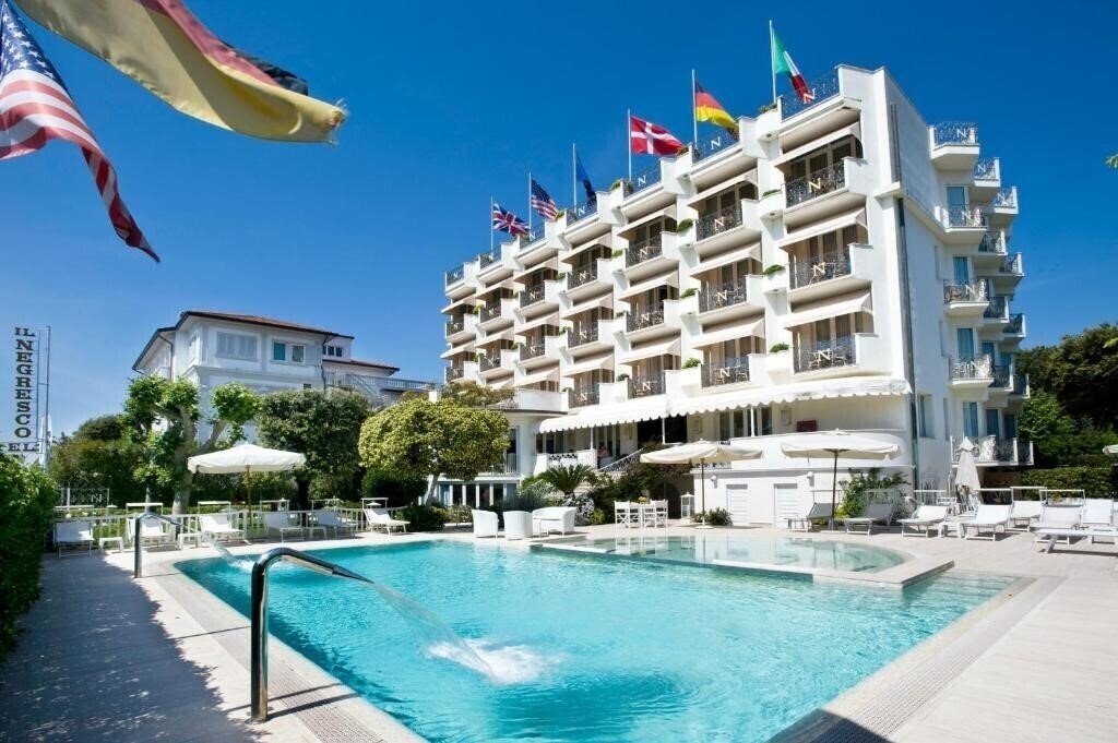Готель Il Negresco Hotel (Forte Dei Marmi) 4*