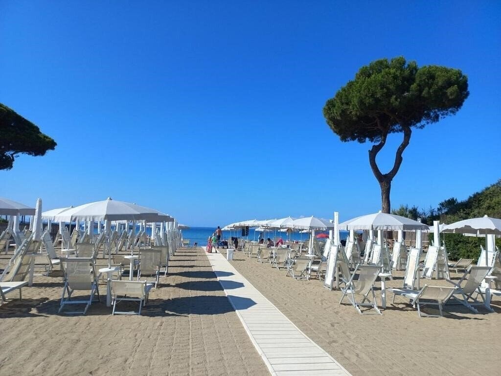 Фото Villaggio Il Girasole (Follonica) 4*