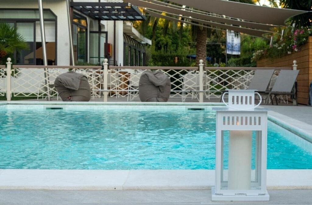 Отель Tarabella Hotel (Forte Dei Marmi) 3*