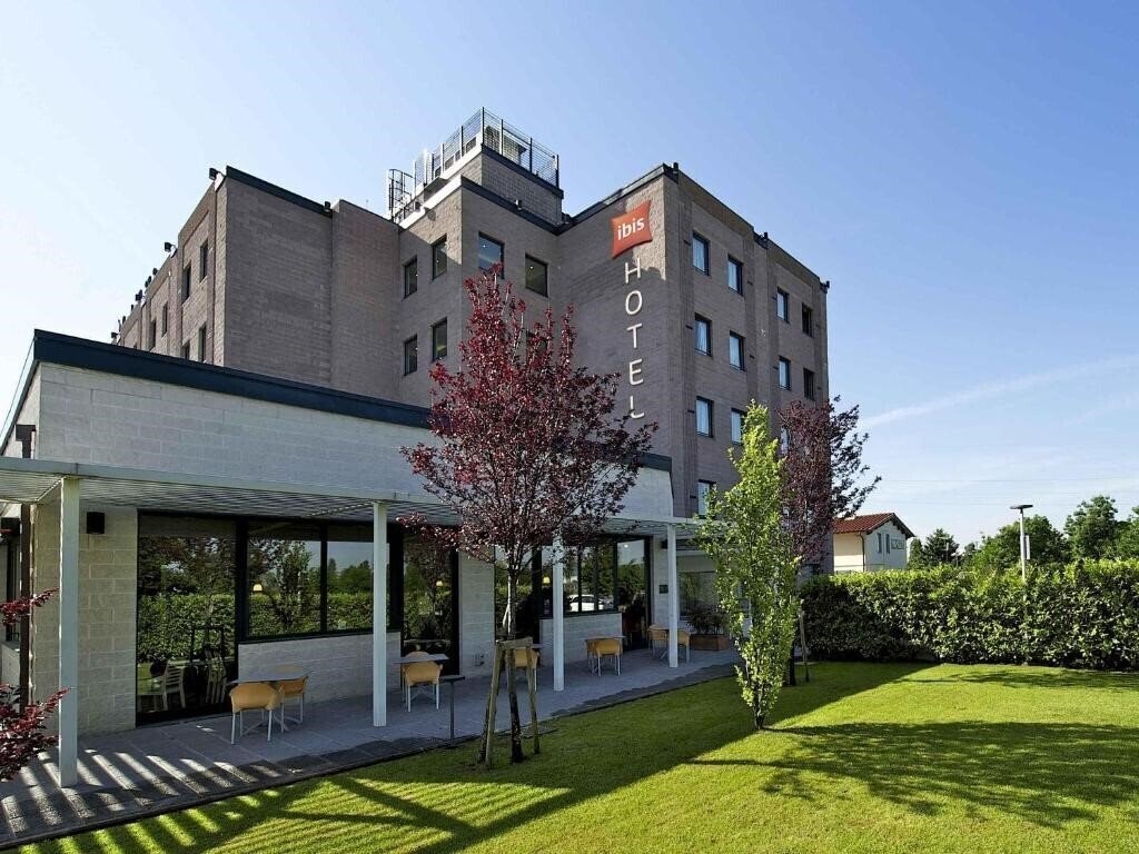 Готель Ibis Firenze Prato Est 3*