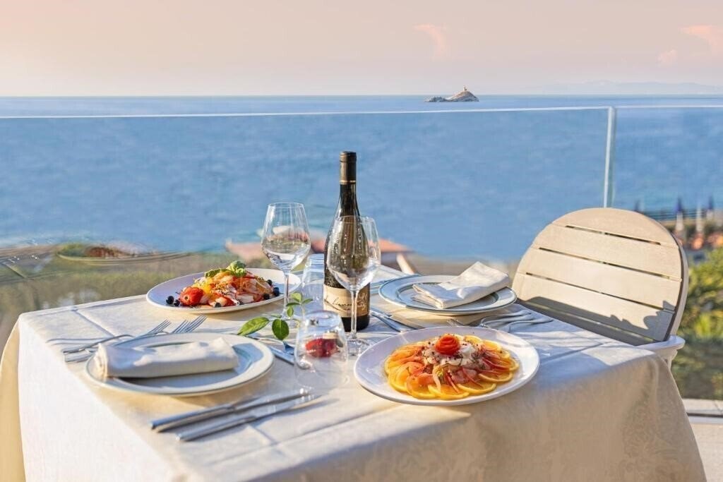 Изображение Hotel Villa Ombrosa Portoferraio 3*
