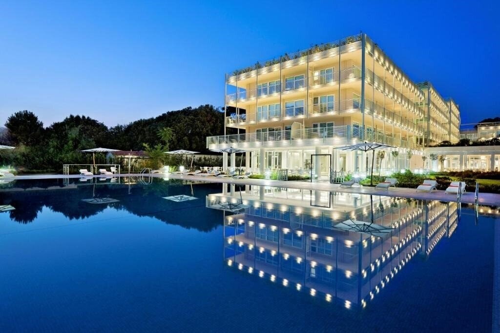 Готель Una Hotel Versilia (Lido di Camaiore) 4*