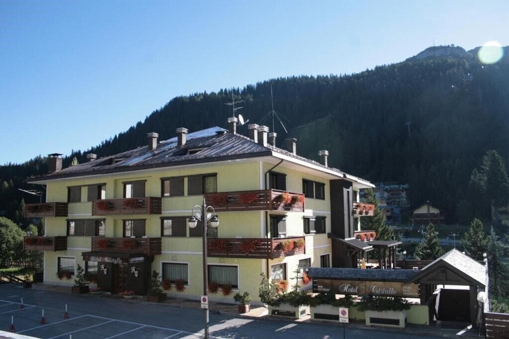 Готель Hotel Cristallo Madonna di Campiglio 4*