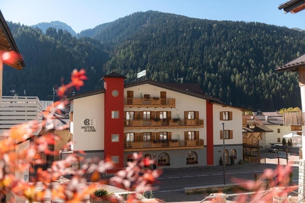 Отель Cova (Pellizzano) 3*