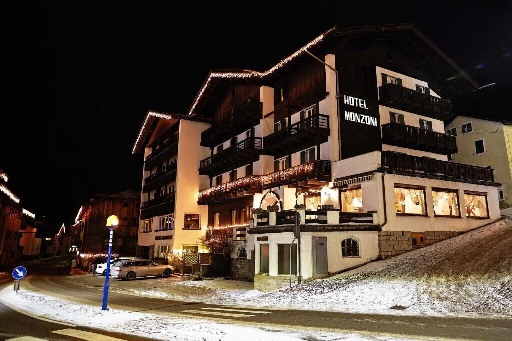 Фотография Gh Monzoni (Pozza Di Fassa) 3*