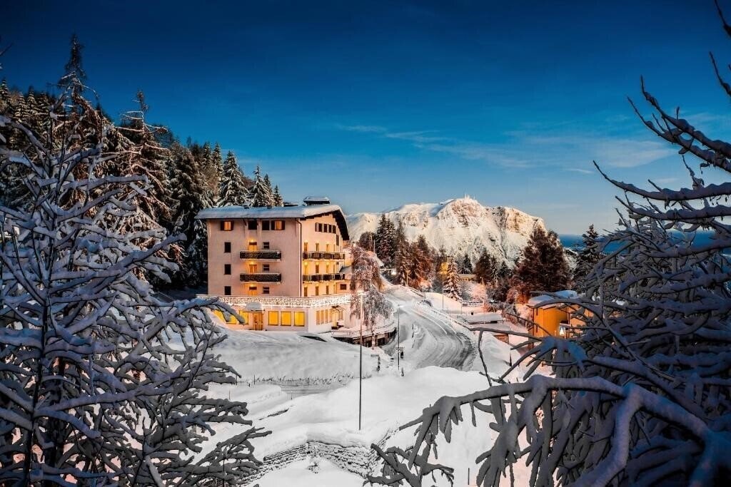 Готель Zodiaco (Monte Bondone) 3*