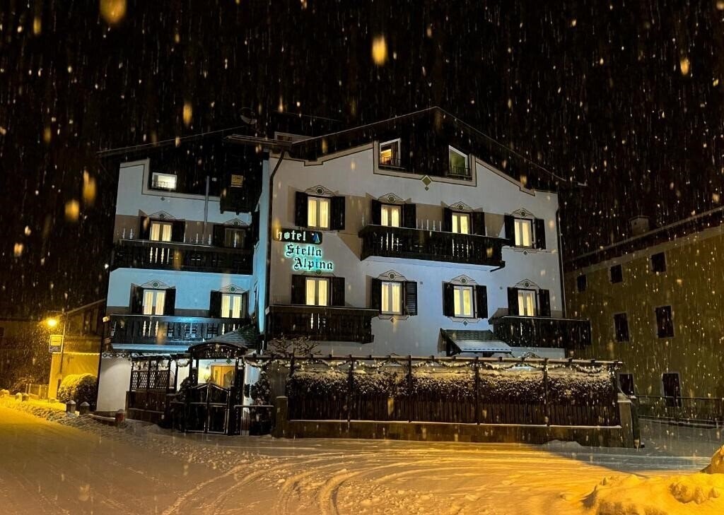 Готель Stella Alpina (Fai della Paganella) 2*