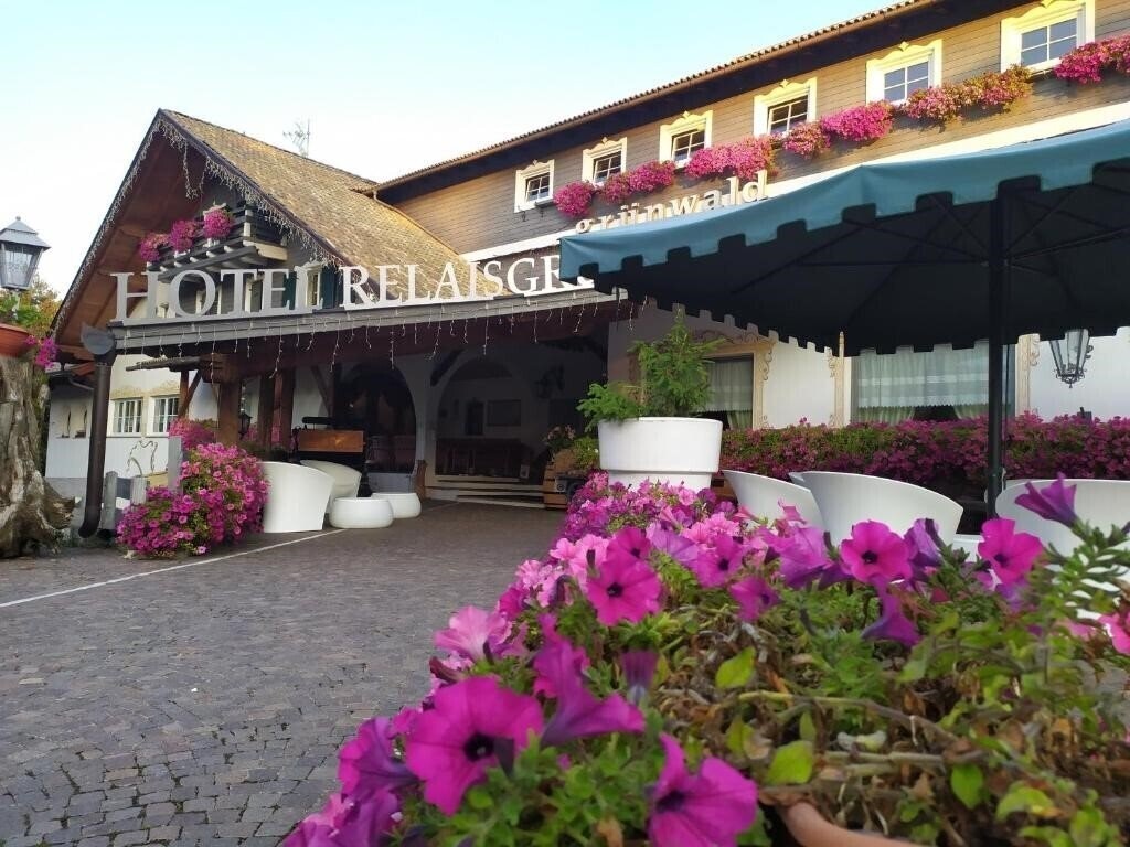 Отель Grunwald Cavalese Hotel 4*