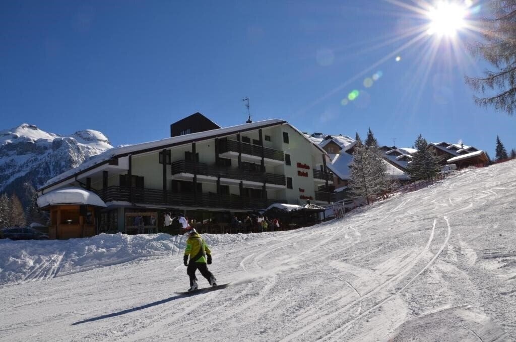Отель Hotel Alaska Folgarida 3*