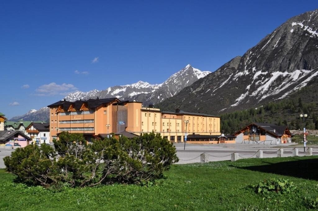 Готель Grand Hotel Miramonti 4*