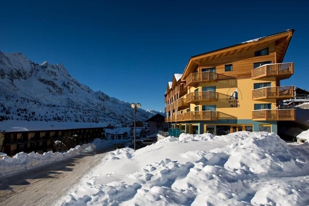 Отель Hotel Delle Alpi 4*