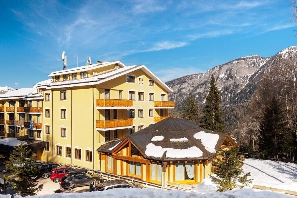 Отель Park Hotel Folgarida 4*