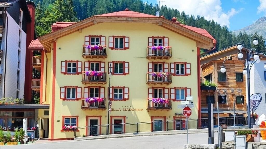 Готель Villa Madonna 4*