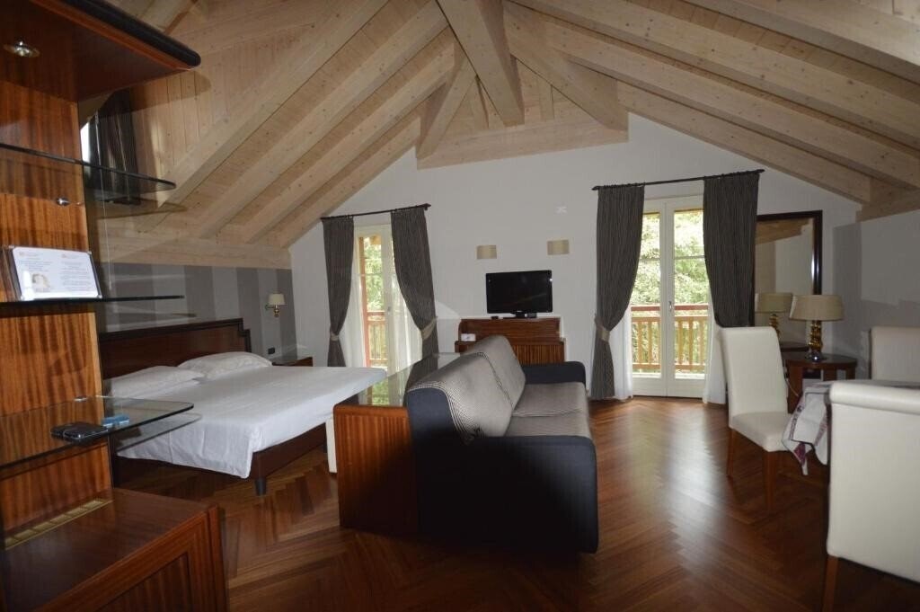 Фото Villa Madonna 4*