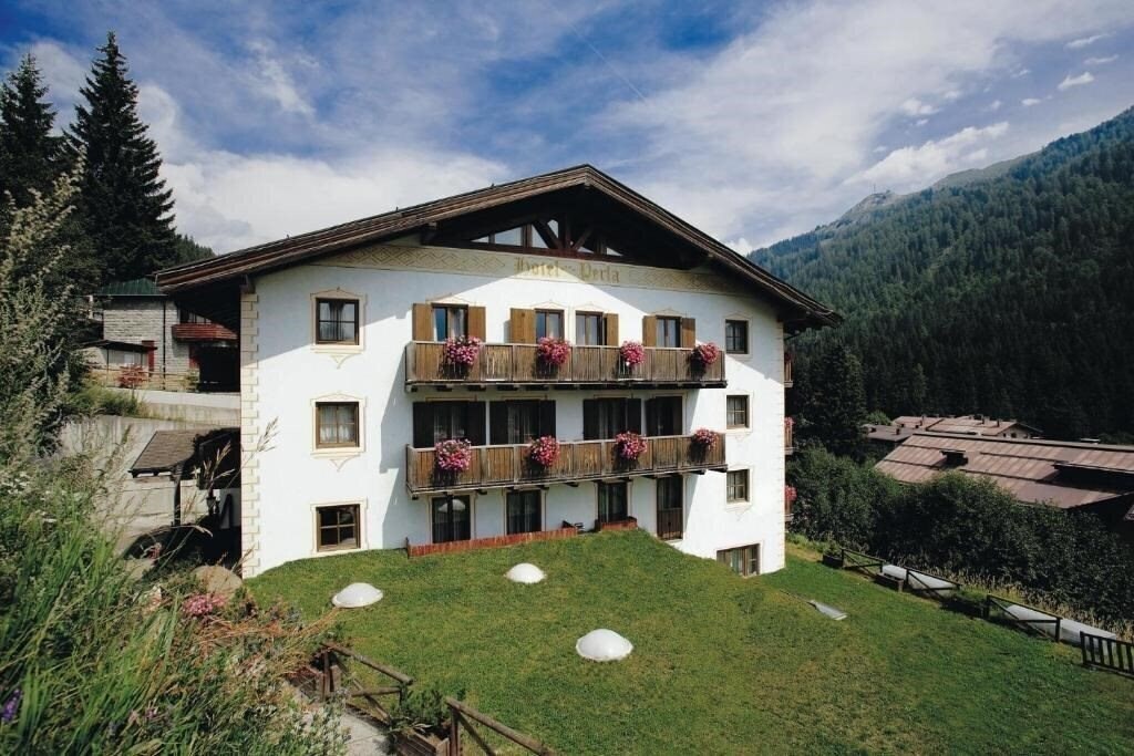 Готель Perla Hotel 3*