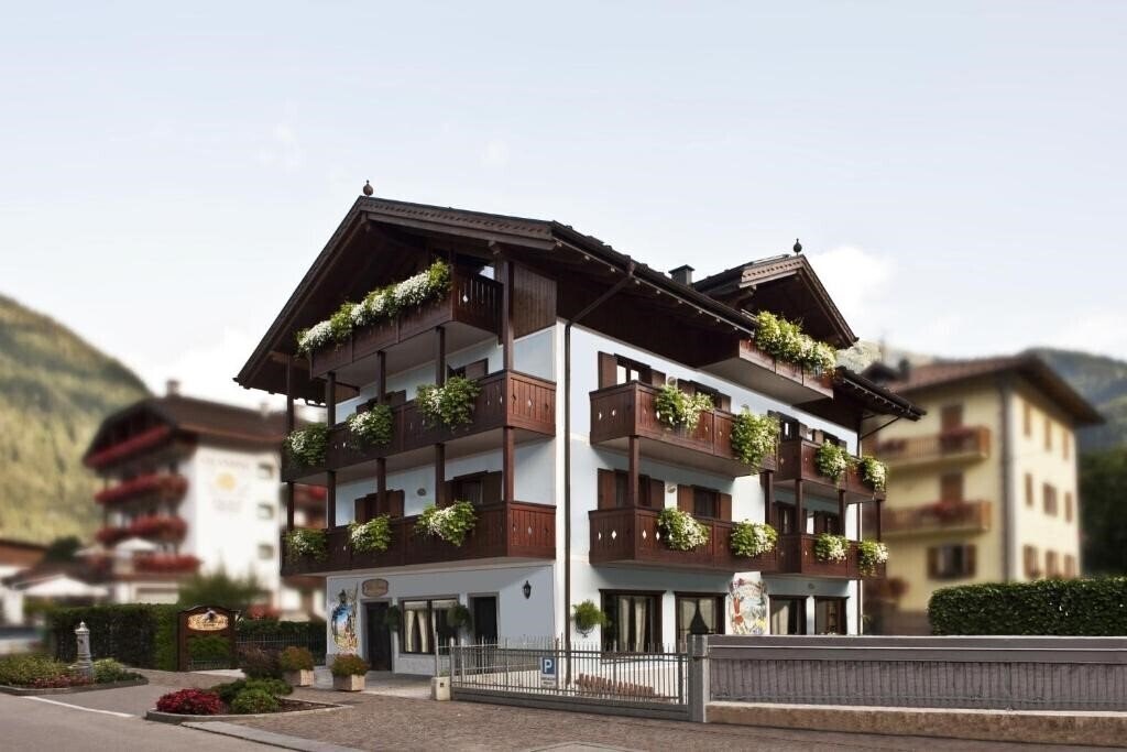 Готель Villa Lucin 3*