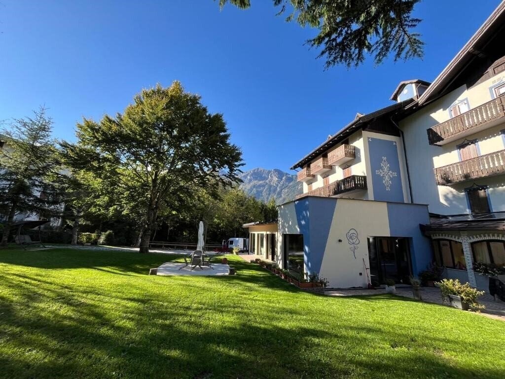 Готель Hotel Alle Rose Cavedago 3*
