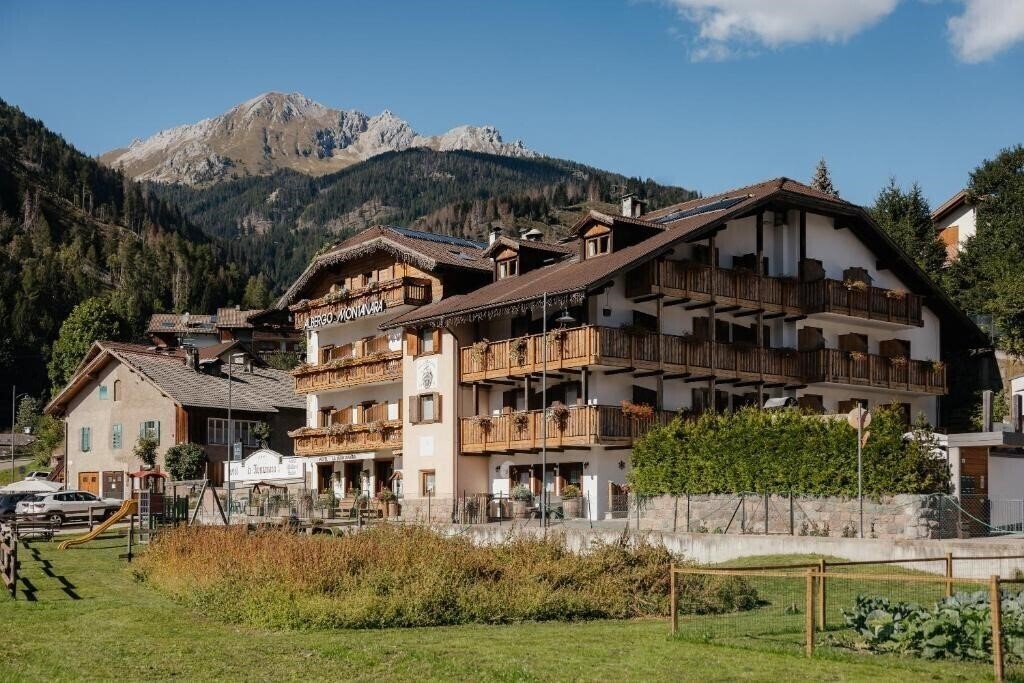 Готель Albergo La Montanara Predazzo 3*