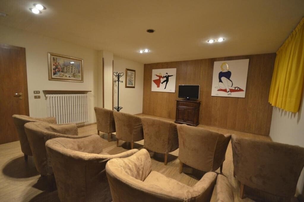 Картинка Hotel Cristallo Madonna di Campiglio 4*