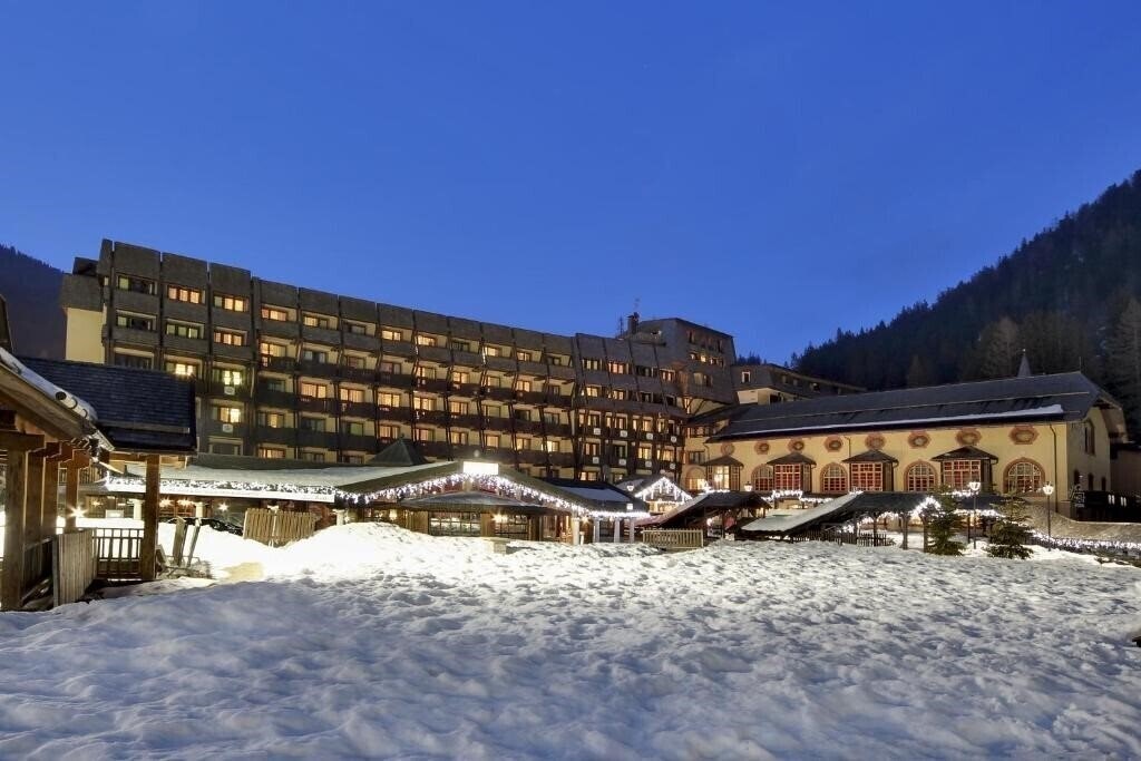 Готель Hotel Club Relais Des Alpes 4*