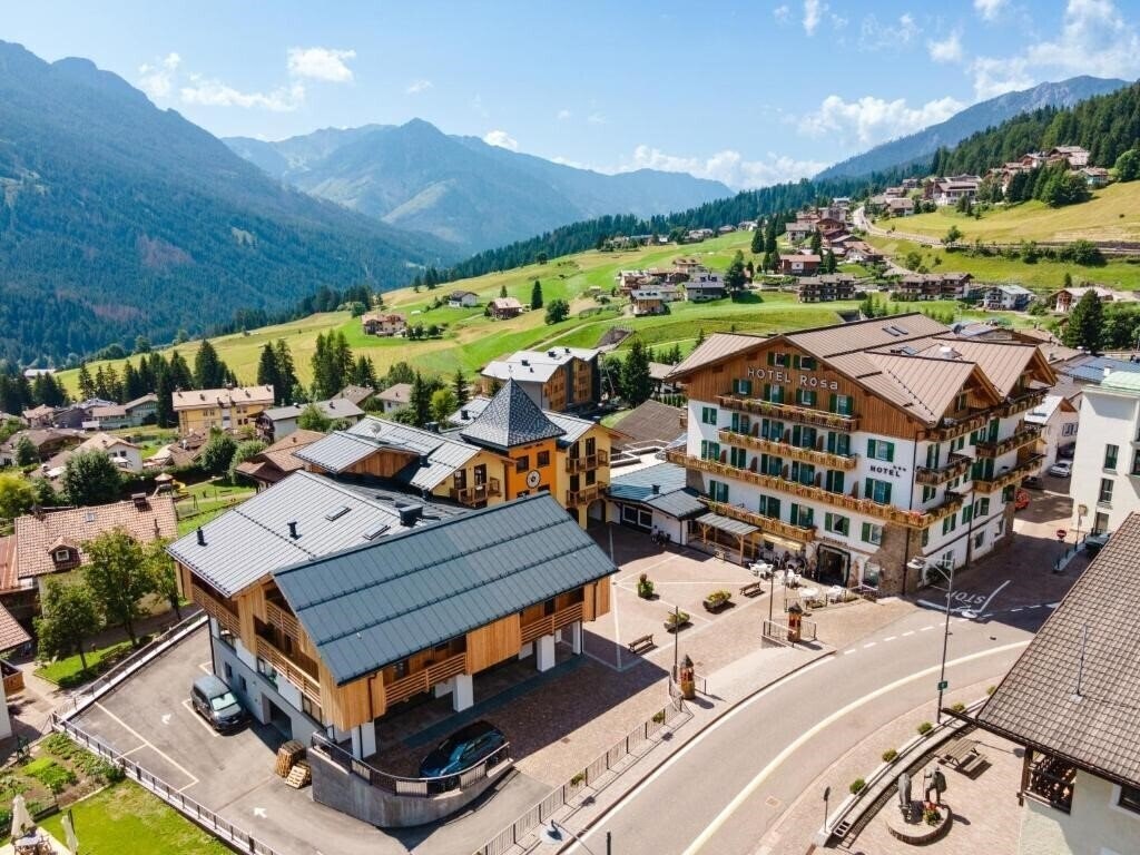 Отель Rosa Hotel Vigo Di Fassa 3*