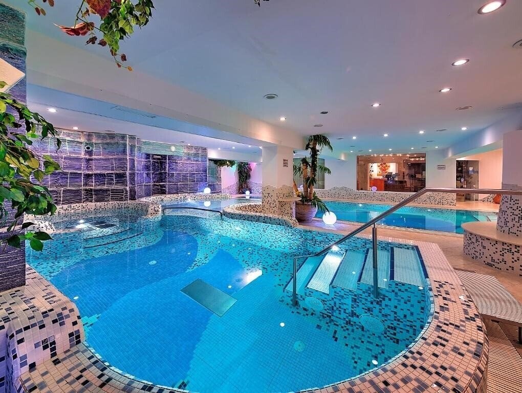 Отель Luna Wellness Hotel 4*