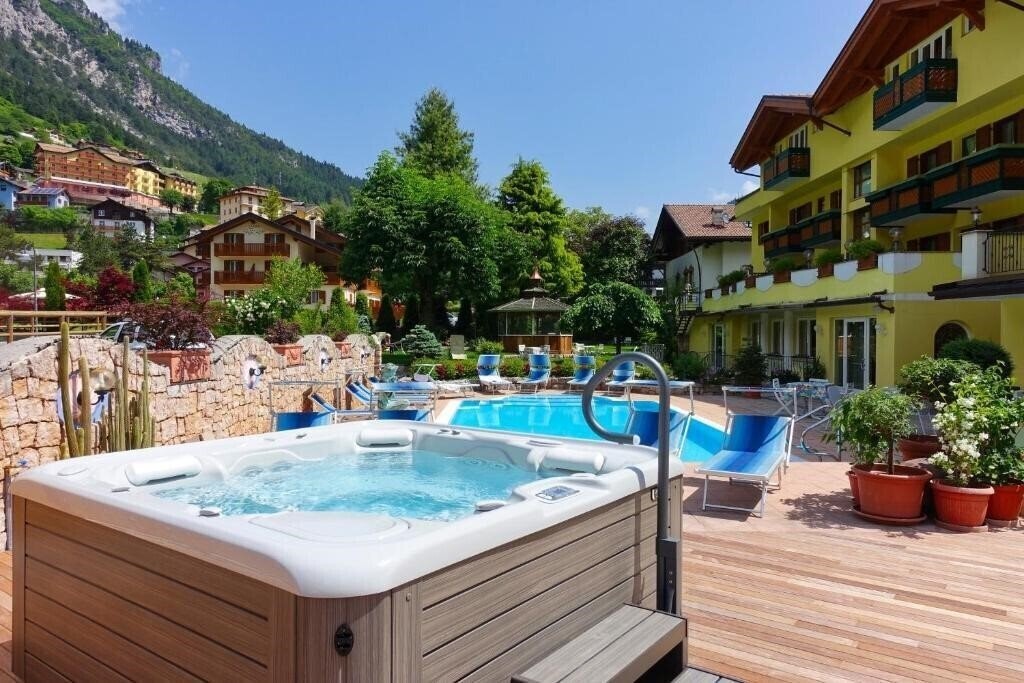 Готель Alle Dolomiti Molveno 4*