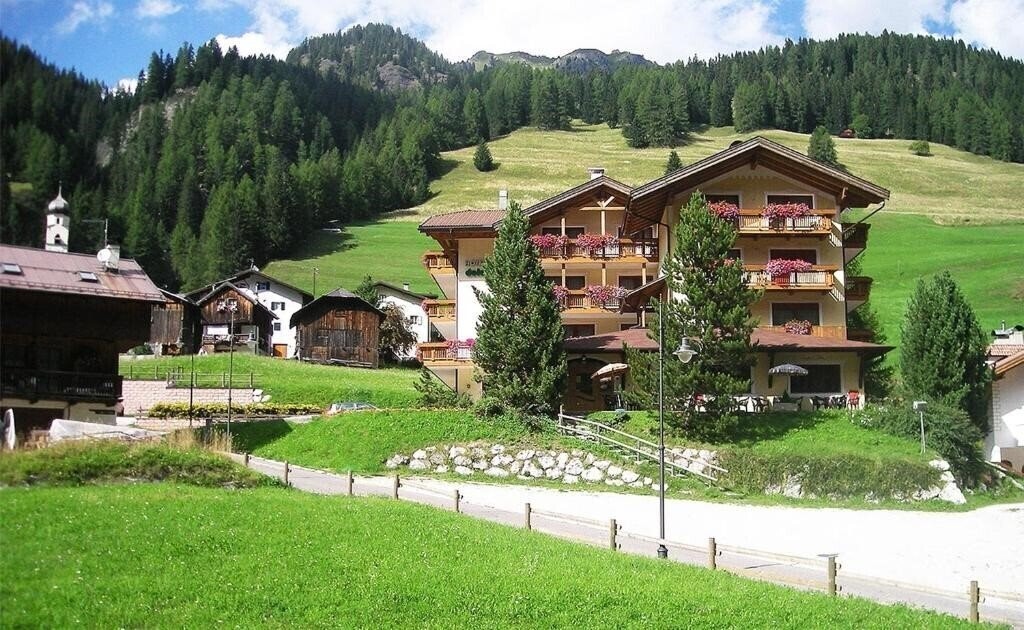 Готель Dolomites Inn 3*