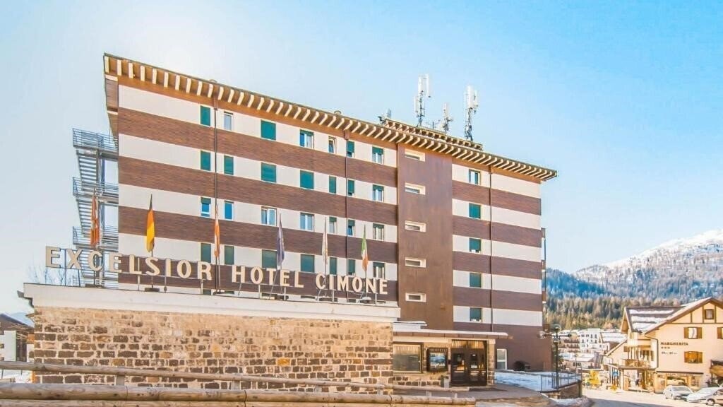 Готель Excelsior Hotel Cimone 3*