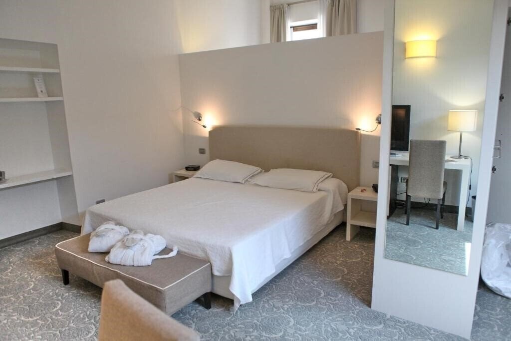 Готель Accademia Trento Hotel 4*