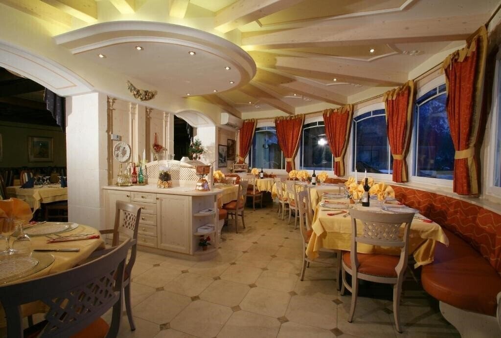 Картинка Alexander Hotel Alpine Wellness Dolomites Molveno 3*
