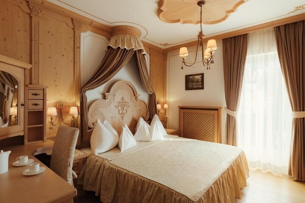 Фото Hotel Colbricon San Martino di Castrozza 4*