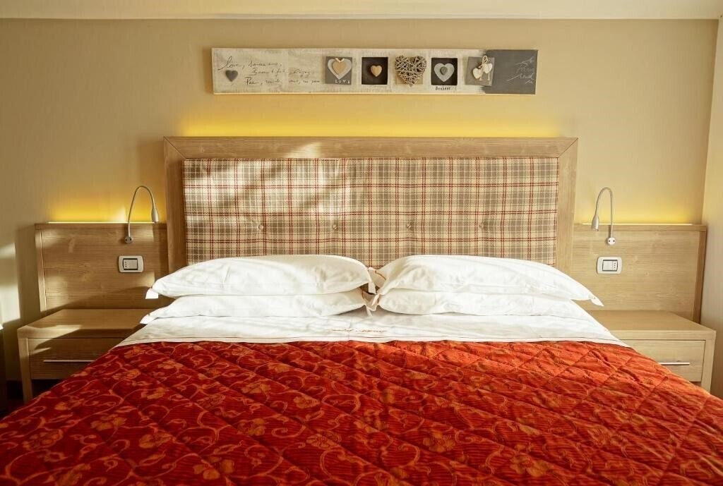 Фото Alpina Hotel 3*
