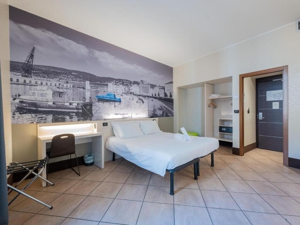 Фотографія B&B Hotel Trieste 3*
