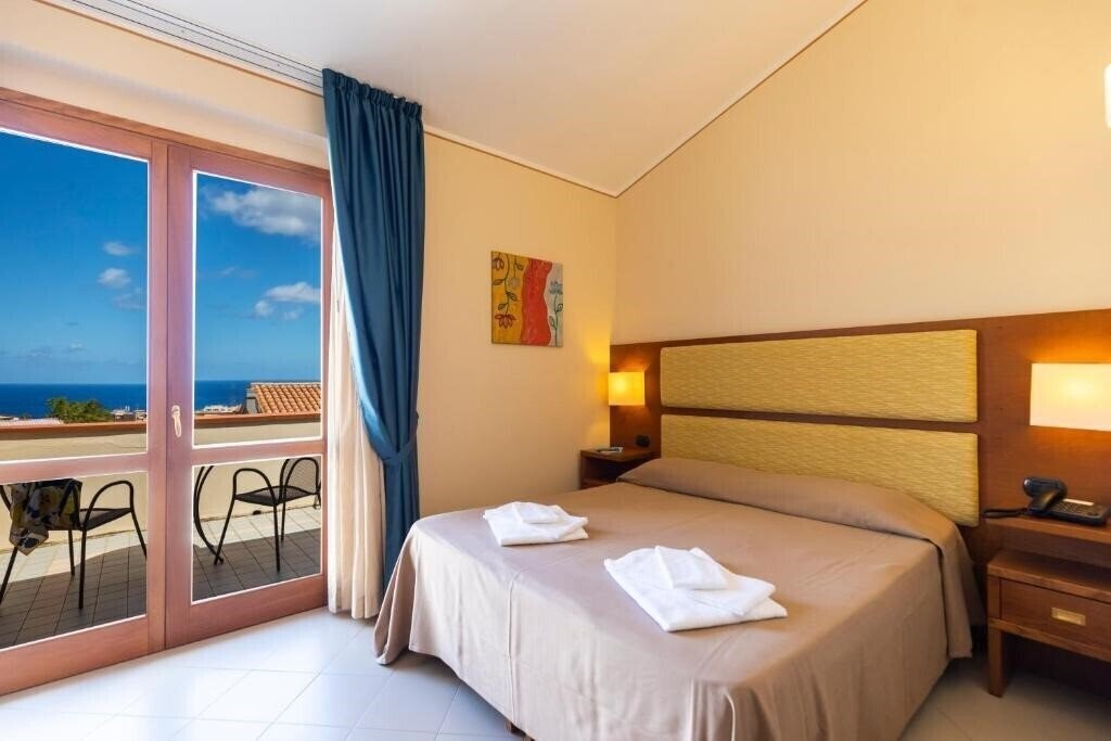 Фото Tropis Hotel 4*