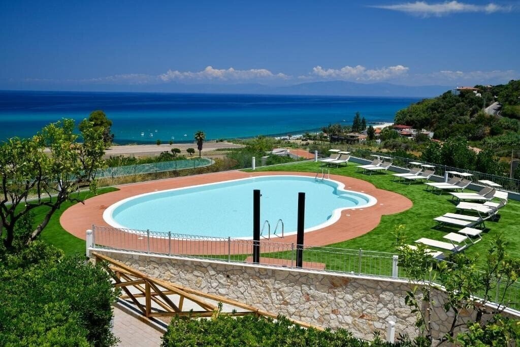 Готель Residence New Paradise Tropea 3*