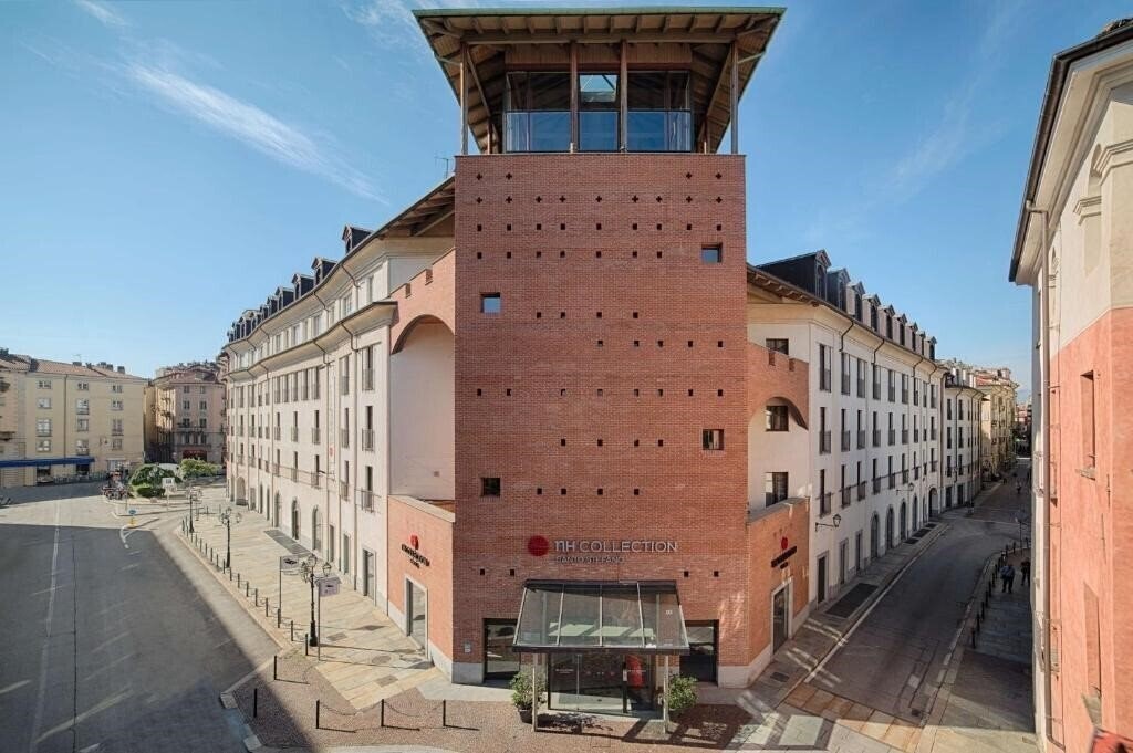 Готель Nh Santo Stefano 4*