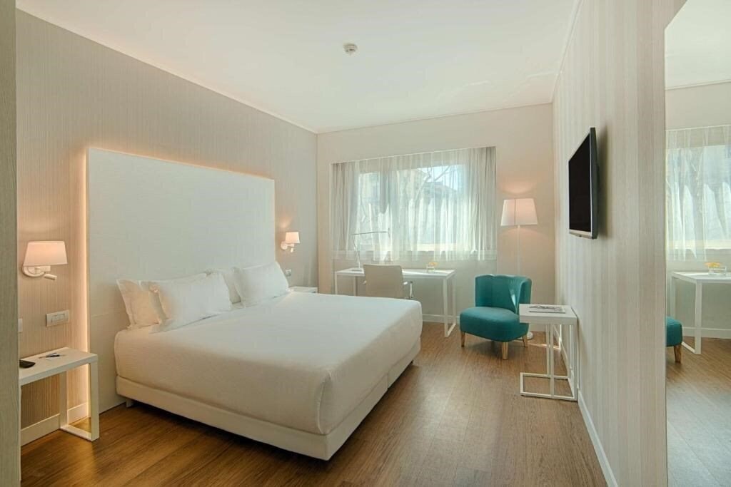 Фотографія NH Torino Centro 4*