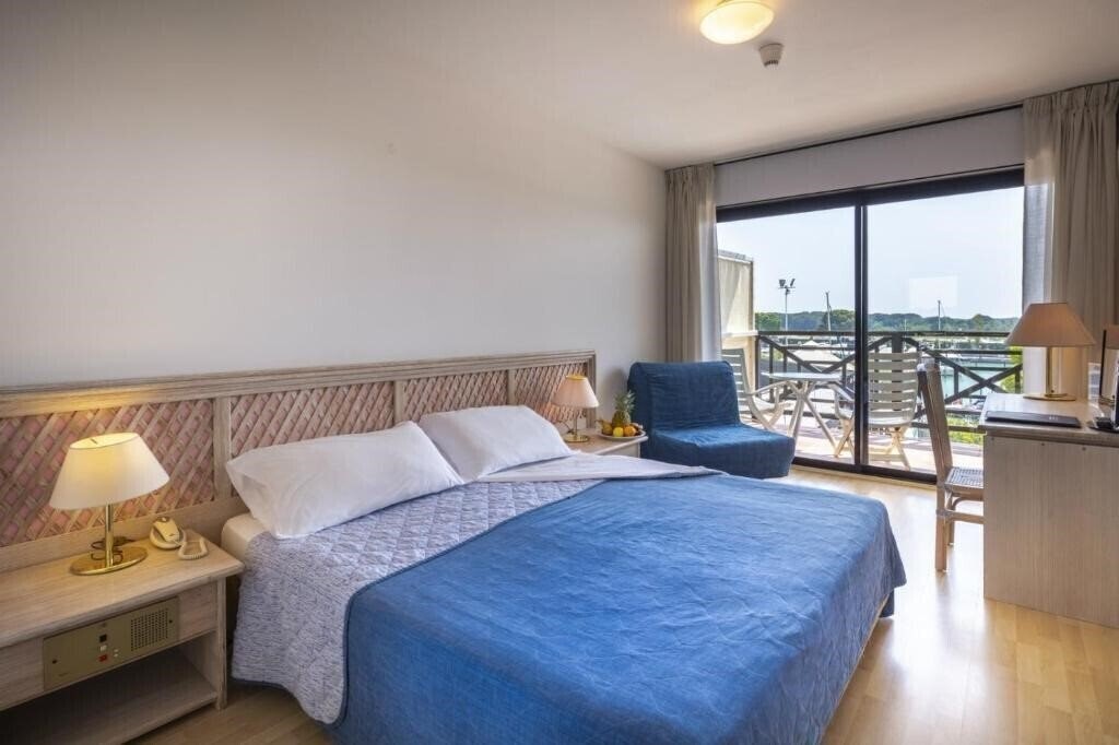 Готель Marina Uno Hotel 4*