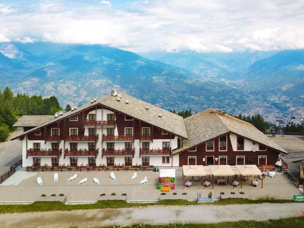 Отель Etoile de Neige 2*