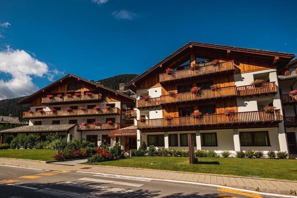 Готель Montana Lodge & SPA 5*